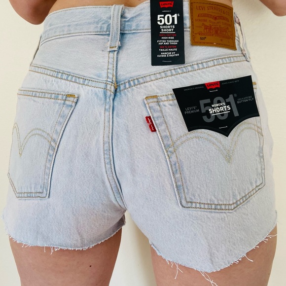 New Levi’s 501 High waisted light wash denim button fly shorts jean cutoff - Picture 4 of 12